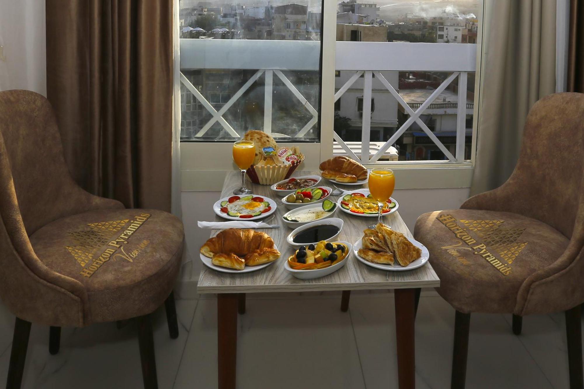 Horizon Pyramids View Inn Kafret el-Gabal Екстериор снимка